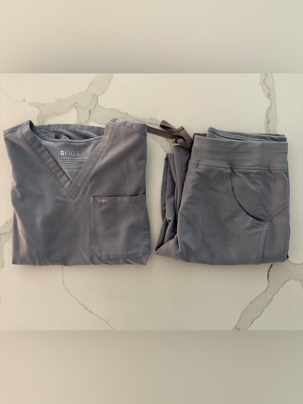 Figs Limited Edition Women’s Scrub Set — Gray